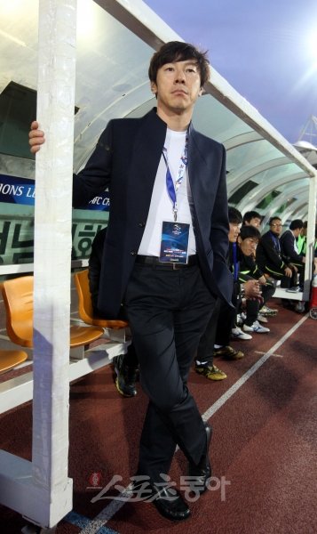 성남 신태용 감독이 11일 인천과의 경기에 앞서 최근 논란의 중심에 선 에닝요 특별귀화와 대표팀 발탁에 대해 반대 입장을 분명히 했다. 스포츠동아 DB