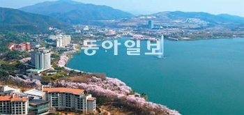 경주가 21일 개막하는 APEC 교육장관회의 준비에 정성을 쏟고 있다. 회의장이 마련되는 호텔 주변 보문관광단지. 경북 경주시 제공