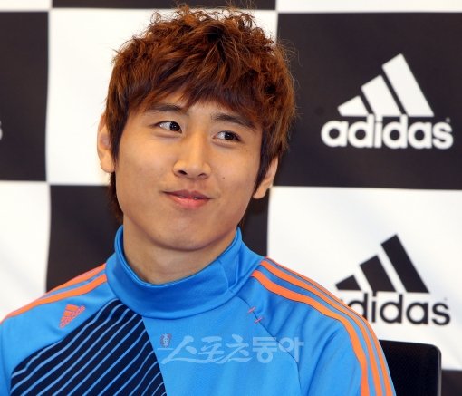 구자철과 손흥민이 독일 분데스리가에서 한솥밥을 먹게 될까. 독일 일간지 빌트는 손흥민 소속의 함부르크가 구자철 영입을 시도하고 있다고 보도했다. 스포츠동아DB