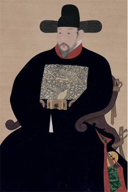 중종반정에 가담해 중종이 공신으로 책봉한 홍경주를 그린 ‘홍경주 정국공신화상’ 이모본(18세기). 이모본의 밑그림인 초본도 함께 전해져 당시 초상화 연구에 귀한 자료다. 남양 홍씨 도열공 종택 소장. 한국학중앙연구원 제공