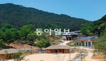 10여 년에 걸친 복원사업을 마치고 24일 개방되는 경기 광주시 중부면 남한산성 행궁의 전경. 남한산성문화관광사업단 제공