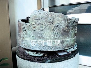 부처님오신날인 28일부터 울산박물관에 전시되는 ‘임강사 종’. 울산시 제공