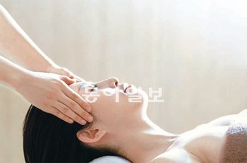 특급호텔 최초의 메디컬 스파인 플라자호텔의 ‘플라자스파클럽’의 페이셜 트리트먼트 프로그램. 플라자호텔 제공