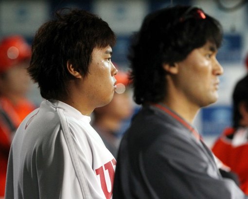 류현진(왼쪽)-박찬호. 사진제공｜스포츠코리아