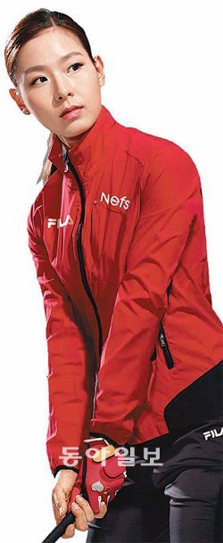 2010년 프로에 데뷔한 이후 곱상한 외모로 아저씨 팬들의 관심을 끌었던 김자영. 그런 그가 최근 2주 연속 우승 트로피를 품에 안으며 실력에서도 한국여자프로골프를 대표하는 스타가 됐다. 휠라코리아 제공