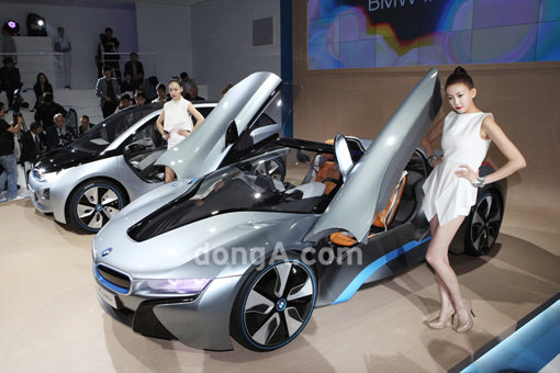 BMW i3(좌)과 i8(우).