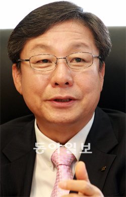 이희수 KT렌탈 대표는 “2015년 매출 1조 원 달성이라는 목표를 무난히 달성 할 수 있을 것”이라고 말했다. 최혁중 기자 sajinman@donga.com