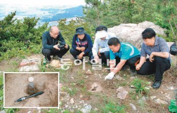 목포대 도서문화연구원은 전남 해남군 황산면 옥매산 북쪽 정상에서 일제가 박은 것으로 보이는 혈침을 발견했다. 이 혈침은 팔각기둥 형태로 지름 2.7cm 크기의 쇠말뚝이다. 목포대 도서문화연구원 제공