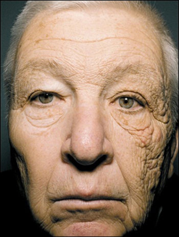 얼굴 절반만 늙은 운전사