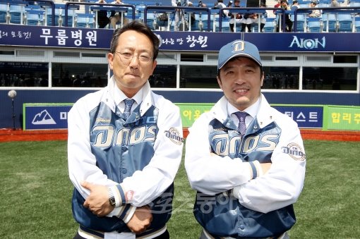 넥슨이 엔씨소프트의 최대주주가 되면서 9구단 NC 다이노스의 운명에도 영향을 미칠 것으로 보인다. NC 김택진 구단주(오른쪽)와 이태일 대표.스포츠동아DB