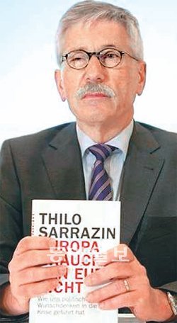 유럽에는 유로화가 필요 없다’의 저자인 틸로 사라진 독일 베를린 주 상원의원. 도이칠란트에코 홈페이지