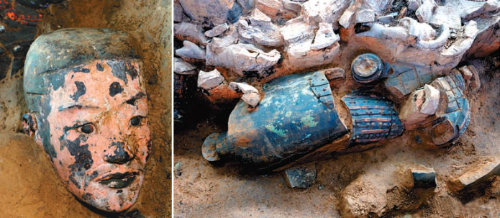 중국 산시 성 시안의 진시황릉에서 새로 발견된 병마용. 2200여 년 만에 모습을 드러낸 병마용 얼굴에 색칠이 선명하다(왼쪽 사진). 새로 발견된 병마용들에서 불에 타고 파괴된 흔적을 곳곳에서 볼 수 있다(오른쪽 사진). 사진 출처 중국 시부망