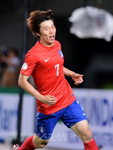 1차전에서 카타르에 4-1 대승을 거둔 축구 국가대표팀이 12일 고양종합운동장에서 레바논과 2014 브라질 월드컵 최종예선 2차전 경기를 가졌다. 한국 김보경이 후반 자신의 두번째 골을 성공시킨 후 환호하고 있다. 고양｜김종원기자 won@donga.com 트위터 @beanjjun