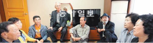 제2연평해전 전사자 유족들이 4일 서울 영등포구 신길동 해군호텔에 모였다. 원대연 기자 yeon72@donga.com