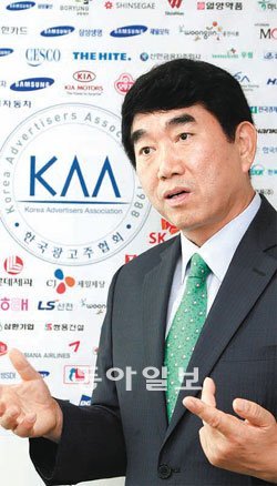 임호균 한국광고주협회 사무총장은 “인터넷 언론이 자율적으로 자정 노력을 해야 한다”며 “포털 측도 조만간 가시적인 대책을 내놓을 것으로 기대한다”고 말했다. 홍진환 기자 jean@donga.com