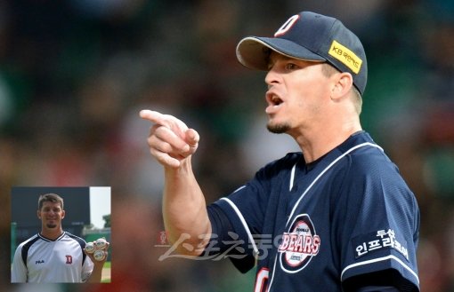 두산 외국인투수 스캇 프록터는 올 시즌 최고의 마무리투수로 각광받고 있다. 프록터는 한국 생활과 한국리그 경험에 대해 매우 만족해하고 있다. 사진은 경기를 마친 뒤 수비를 잘해준 동료를 가리키며 환호하는 프록터. 작은 사진은 팬들에게 선물할 친필 사인볼을 들고 포즈를 취한 프록터. 스포츠동아DB, 사진 제공｜두산 베어스