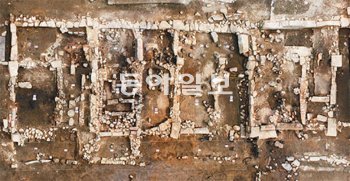 청진 2, 3지구 문화층에서 발굴된 시전 행랑. 서울시 제공