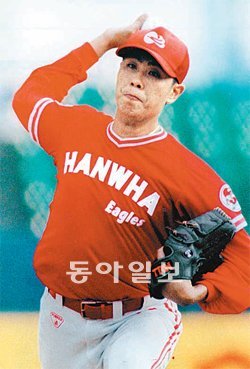 정민철 한화 코치는 현역 시절인 1997년 5월 23일 OB(현 두산)전에서 1982년 프로야구 출범 이후 가장 퍼펙트게임에 근접한 투구를 했다. 동아일보DB