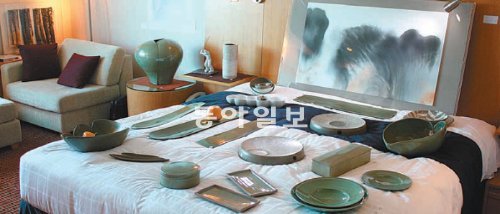 호텔 객실에 전시한 공예 특별전. 대구화랑협회 제공