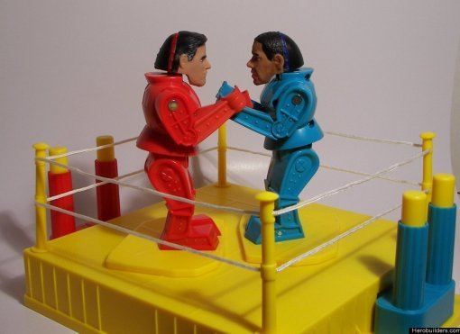 버락 오바마와 밋 롬니 피겨 (출처= herobuilder.com)