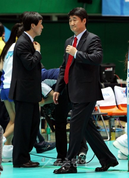 신치용 감독(오른쪽). 스포츠동아DB