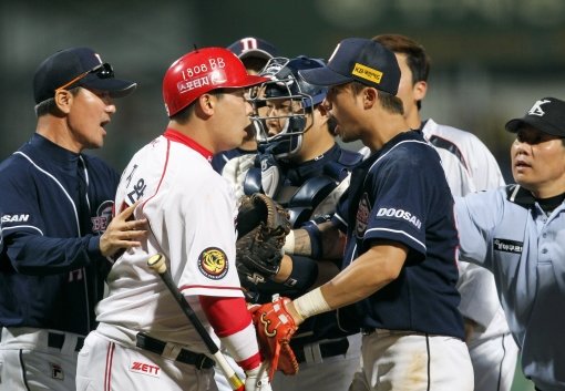 3일 두산-KIA전 벤치클리어링. 사진제공｜스포츠코리아