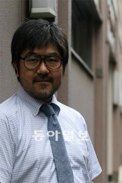 ‘제노사이드’의 작가 다카노 가즈아키 씨는 속편 가능성이 엿보이는 소설의 결말에 대해 묻자 “현재로선 속편을 쓸 계획이 없다”고 말했다. 도쿄=황인찬 기자 hic@donga.com