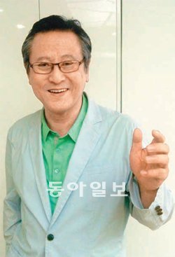 서 회장 역을 맡은 박근형은 “실제의 나는 직설적으로 말하는 사람”이라고 말했다. 김윤종 기자 zozo@donga.com