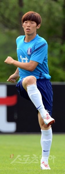 김보경의 카디프시티 이적이 확정됐다. 김보경은 카디프시티가 최종목표가 아닌 더 큰 무대를 위한 발판이라고 당찬 소감을 밝혔다. 
13일 파주 NFC에서 훈련 중인 모습. 파주｜김민성 기자 marine@donga.com 트위터@bluemarine007