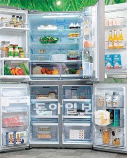 LG전자가 세계 최대 910L 용량이라고 발표한 4도어 ‘디오스’ 냉장고. LG전자 제공