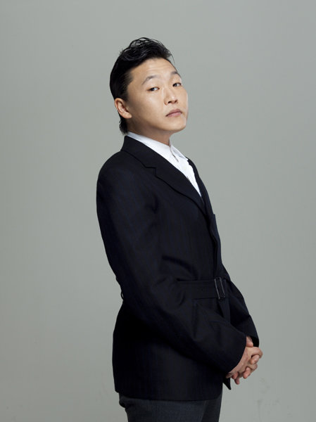 더욱 ‘싸이스럽게’ 돌아왔다. 6집 ‘6갑 파트원(6甲 Part1)’의 타이틀곡 ‘강남스타일’로 음원차트를 석권하며 12년차 가수의 자존심을 지키고 있는 가수 싸이. 사진제공｜YG엔터테인먼트