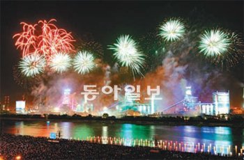 지난해 포항 북부해수욕장에서 열린 국제불빛축제. 포항시 제공