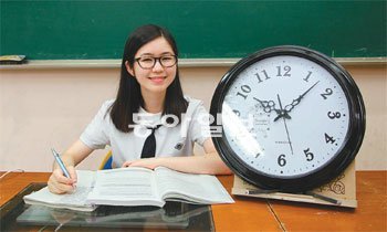 강원 춘천여고 3학년 김수진 양은 쉬는 시간을 영어공부시간으로 활용해 1학년 1학기 4등급이었던 영어 내신성적을 2학기부터 2등급으로 끌어올렸다.