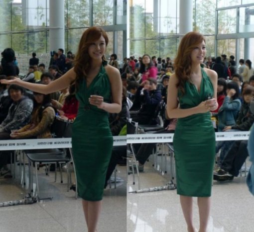 ‘나가수2’ MC를 보고 있는 박은지.