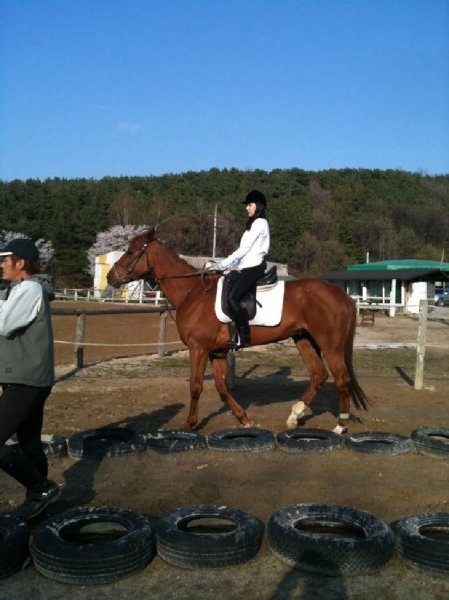 성남시 분당구의 한 승마클럽에서 승마를 즐기는 이세은.  사진제공｜이세은