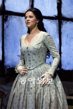 미국 뉴욕 메트로폴리탄 오페라 ‘라보엠’의 미미로 출연한 안젤라 게오르규. EMI 제공