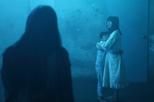 25일 개봉하는 영화 ‘무서운 이야기’의 ‘해와 달’ 편. 사진제공｜데이지엔터테인먼트