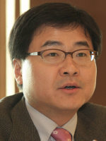 신석호 국제부 차장·북한학 박사