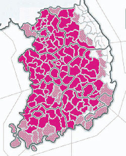 전국 대부분 폭염경보 5일 동해안과 강원 산간을 제외한 전국에 폭염특보가 내려졌다. 진한 보라색은 폭염경보, 연한 보라색은 폭염주의보가 내려진 지역이다. 웨더아이 제공