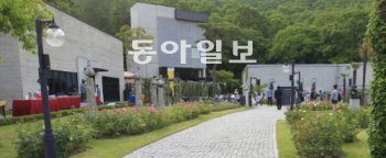 전남 화순군 너릿재 옛길에 5월 개관한 ‘소아르 갤러리’. 과거 탄광촌으로 유명했던 화순에 복합문화공간이 잇따라 개관하면서 문화 향기가 흐르고 있다. 화순군 제공