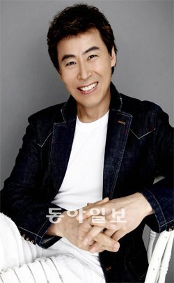 가수 나진기 아람미디어엔터테인먼트 제공