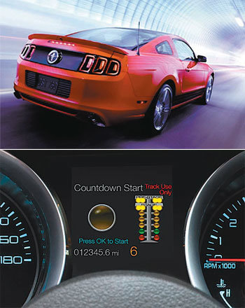 포드 ‘뉴 머스탱’과 내부에 장착된 계기반(아래 사진). 포드코리아 제공