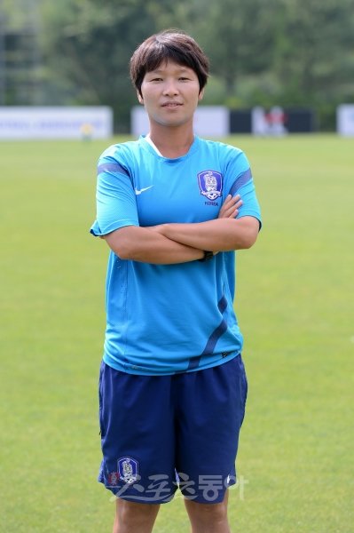 2003년 6월 AFC 아시아선수권 3, 4위 결정전에서 결승골을 터뜨려 여자 국가대표팀 사상 첫 한일전 승리를 따내는데 공헌했던
 U-20 여자대표팀 황인선 코치. 이젠 지도자로서 후배들이 일본을 꺾어주기를 간절히 바라고 있다.  스포츠동아DB