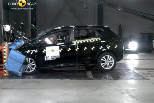 유로 NCAP의 신형 씨드 충돌 테스트 장면. 사진=카스쿠프
