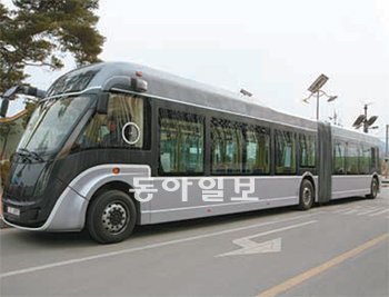 18일부터 대전 유성과 세종시, KTX 오송역을 달릴 바이모달트램. 행정도시건설청 제공