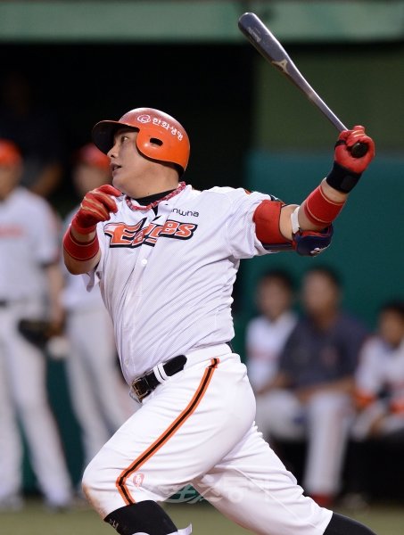 ‘꿈의 4할’은 가능할 것인가. 한화 김태균이 타율 4할을 자신하는 데에는 나름의 4가지 믿는 구석이 있다. 결과는 어떻게 될까. 스포츠동아DB