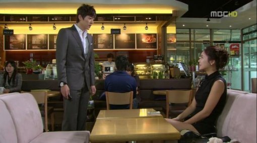 ‘하이킥 짧은 다리의 역습’ 중 서지석과 황정음이 소개팅 하는 장면 (사진= 방송 캡처)