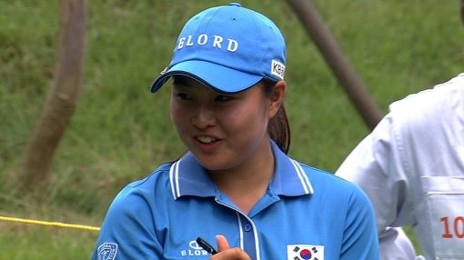 한화금융클래식 2라운드에서 홀인원을 기록한 여고 2년생 아마추어 골퍼 서연정은 홀인원 상품으로 걸린 2억7700만 원 상당의 벤틀리 승용차를 받지 않겠다고 밝혀 화제가 되고 있다. 사진제공｜한화골프단