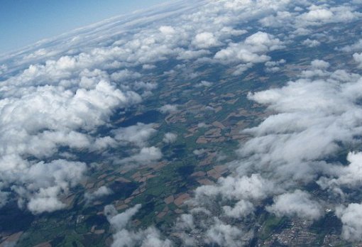 애덤 군이 만든 장비로 하늘에서 찍은 영국 우스터 도시 사진 (출처= 데일리메일 갈무리)