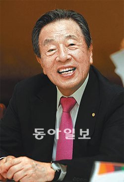 인천 영종도에 한상 비즈니스센터 건립을 주도하고 있는 한창우 마루한 회장. 동아일보DB